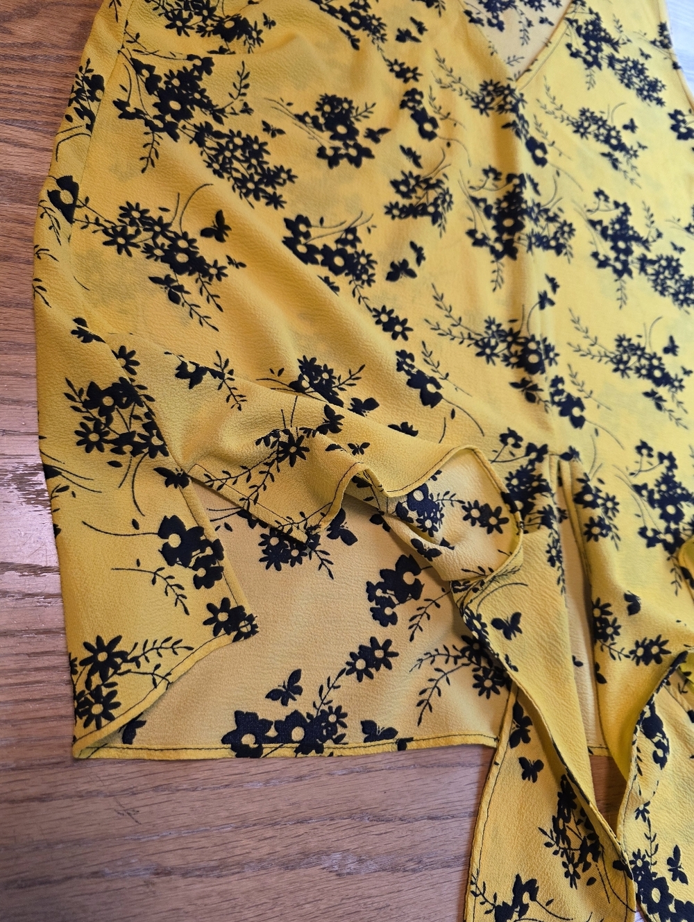Michael Kors Golden Yellow & Black Floral Sleeveless Blouse Women's Size XL - Picture 7 of 13